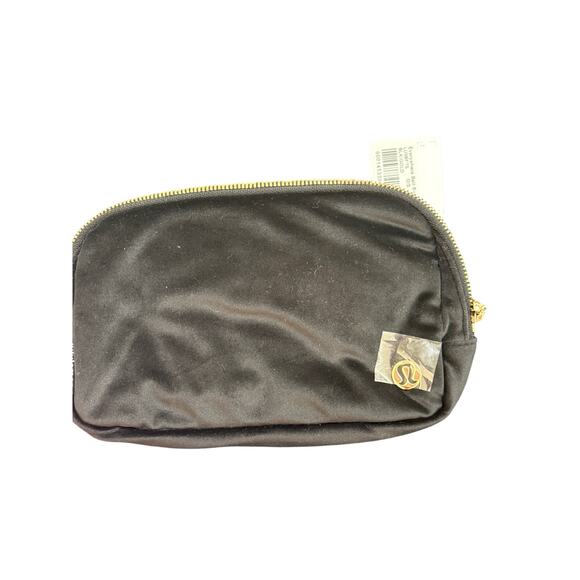 NWT Lululemon Everywhere Belt Bag 1L Velour Black Gold One Size - Picture 4 of 6